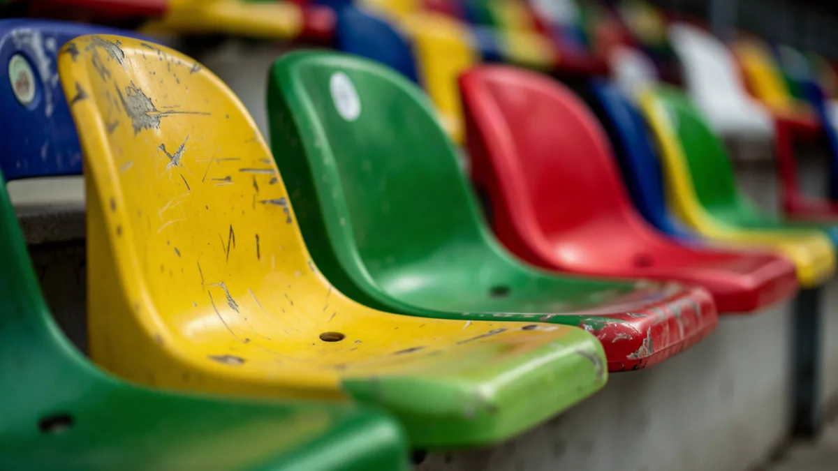 Rangée de sièges de stade en gros plan